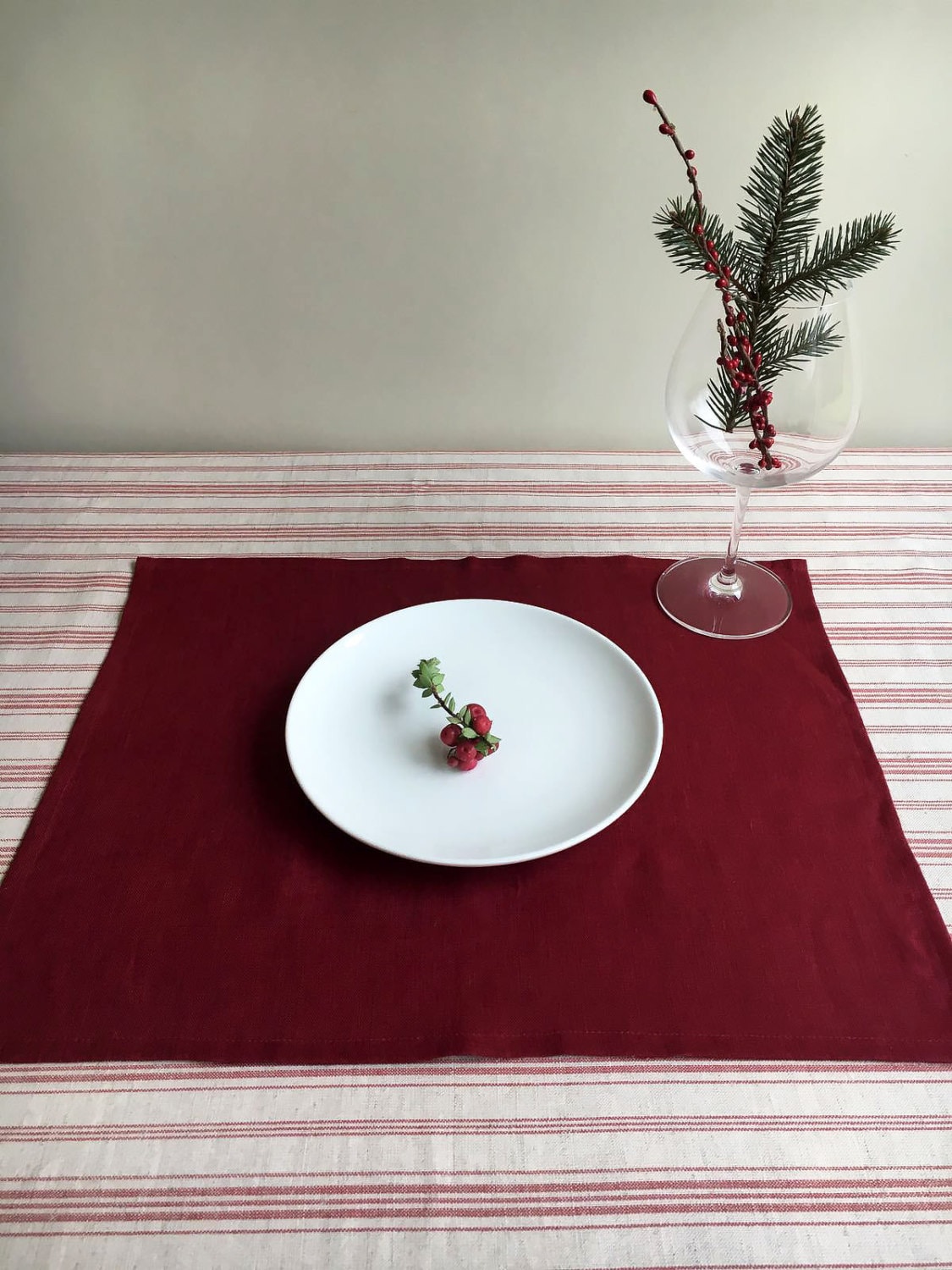 Red Placemats, Linen Placemats, Christmas Placemats, set of linen