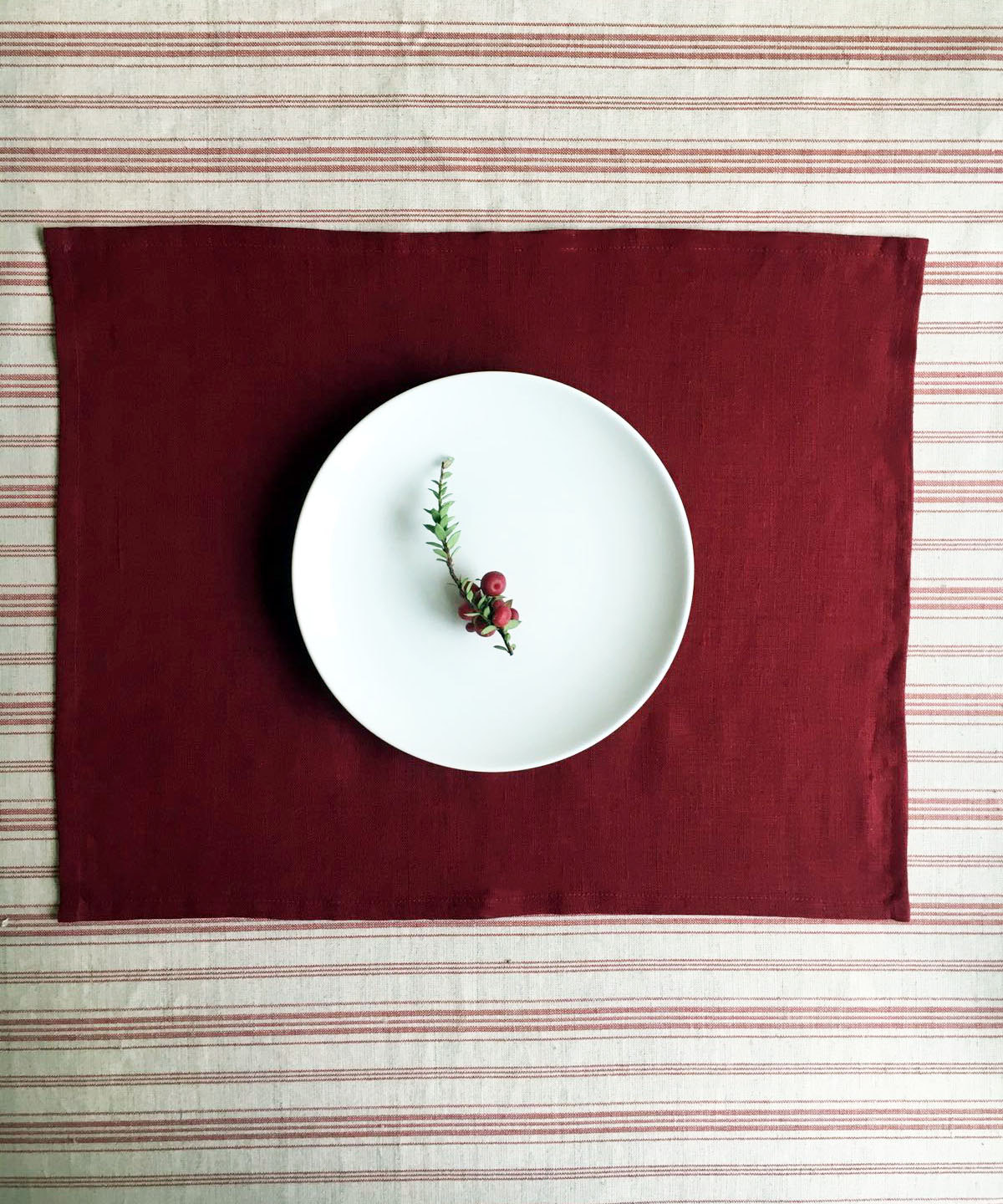 Red Placemats, Linen Placemats, Christmas Placemats, set of linen