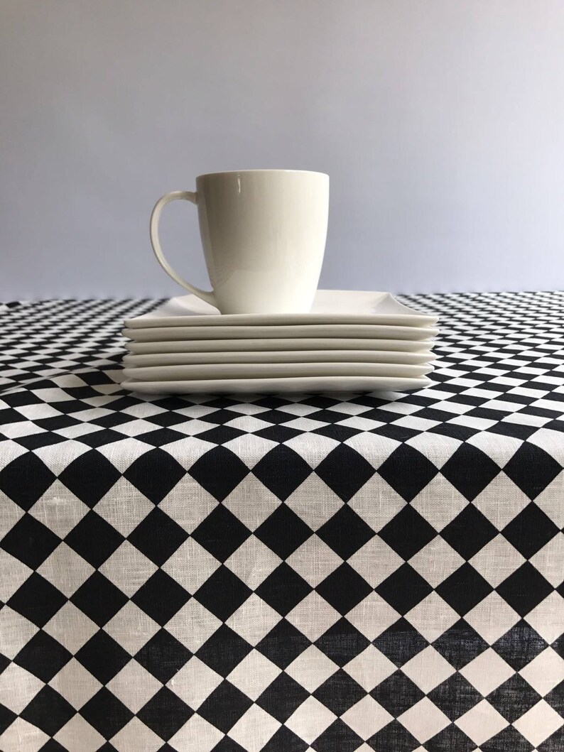 Weir Crest Tablecloth - Black Style main image 1