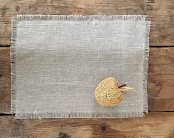 Burlap Placemats with Frayed Edges, set of linen placemats. Natural Placemats, holiday placemats, fall placemats, cloth placemats, Christmas