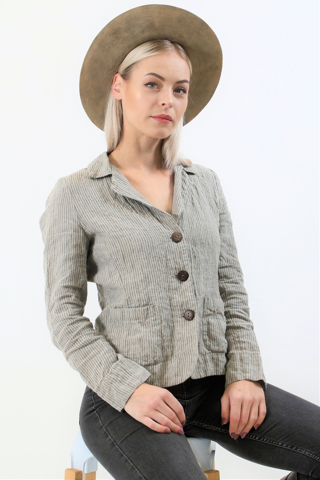 Lilia Linen Scoop Neck Blazer