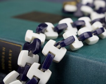 West German Plastic Interlocking Necklace in Navy and White