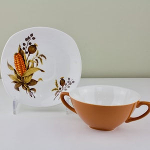 John Russell for Midwinter: &#39;Cornfield&#39; 1950s Soup Coupes and Stand With Sweetcorn Pattern and Burnt Orange Glaze