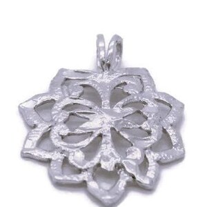 Filigrana abstract flower charm pendant .925 sterling silver