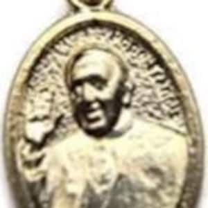 Pope francis 14k yellow gold charm pendant