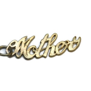 Mother name plate 14k yellow gold pendant