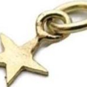 Star flat 14k yellow gold charm pendant