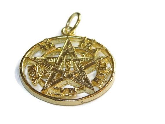 Tetragrammaton pendant gold deals