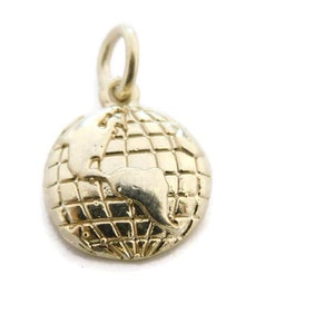 World globe charm pendant 14k yellow gold