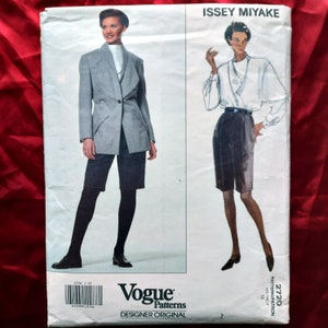 Vogue 2720 Issey Miyake jacket, shirt and shorts pattern Size 12 B 34 UNCUT