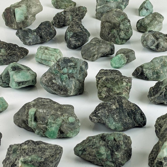 Green Emerald Crystals 1/2 Lb Natural Precious Stones Etsy