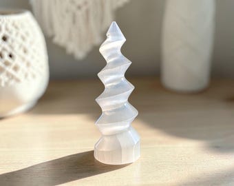 Handgeschnitzte marokkanische Selenit-Spiralturm • 5-Zoll-Aufstiegskristallstatue