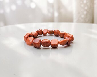 Handgemachtes Goldstone Armband: Dehnbarer Trommelstein Boho Schmuck