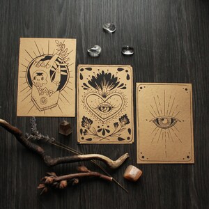 Handgemaakte linosnede kunstdruk "Golden Protection" set van 3 - briefkaartformaat