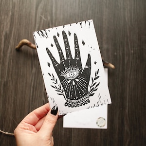 Handgemaakte linodruk ansichtkaart "Hand of Protection"