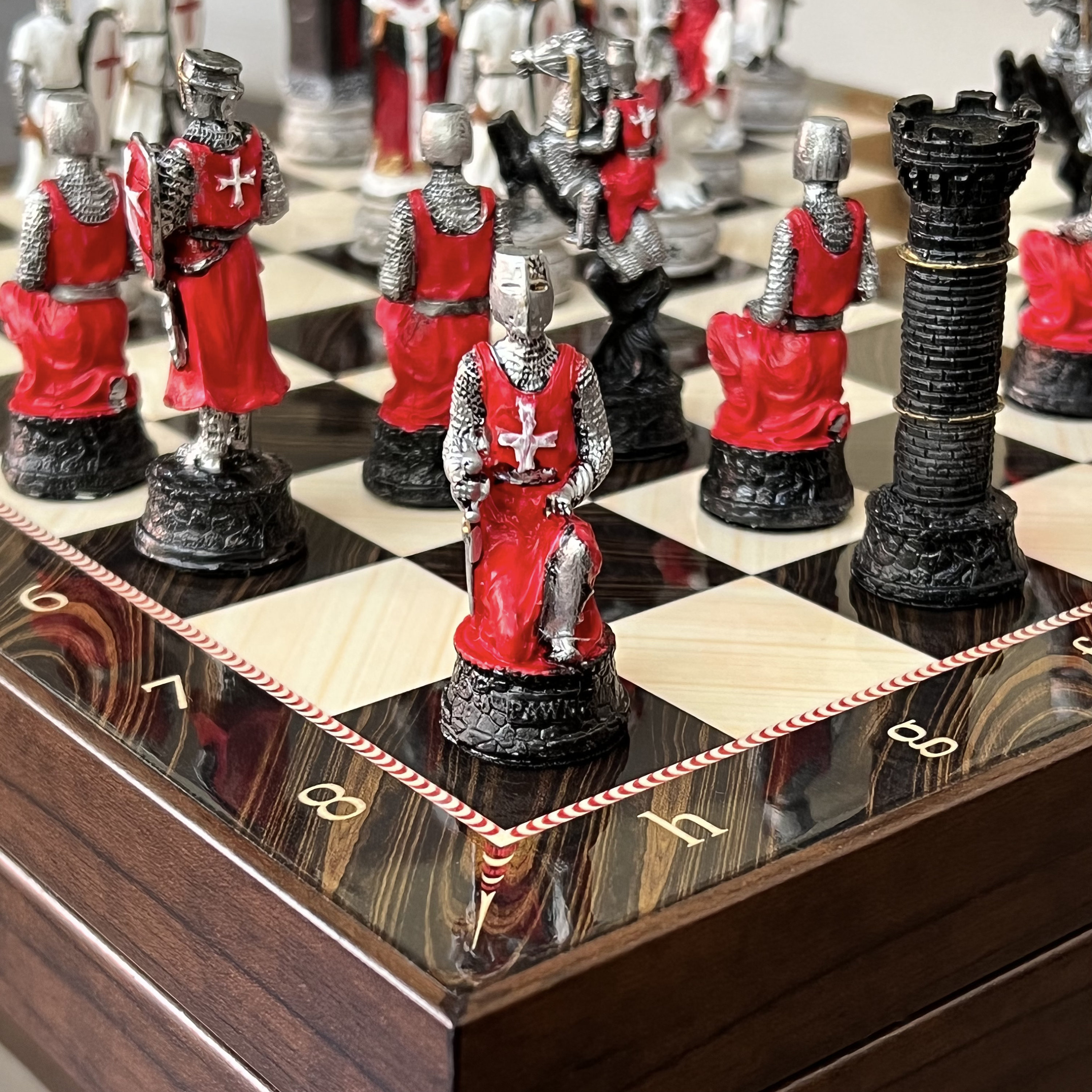 Medieval Times Crusades Pewter METAL Chess Set 16 Black & Red Faux Marble  Board