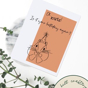 Drôle de carte d’anniversaire pour elle, pour lui, pour ami, carte de tamia, carte d’écureuil, noix, punny, blanc à l’intérieur, joyeux anniversaire, illustration de ligne