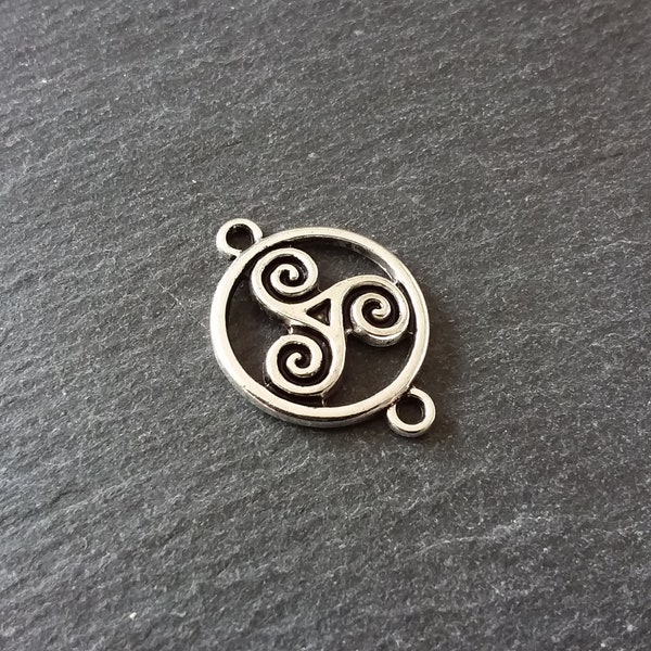 6 oder 30 Triple Spiral Triskele keltische Stecker Charms Antik Silber Ton Runde 28x20mm