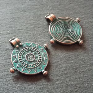 4 or 20 Antique Copper Tone Mandala Mariners Compass Pendants with Green Patina 27x24x1.7mm