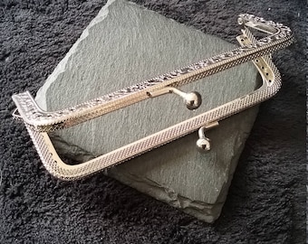Patterned 12.8cm (5 inch) Bright Silver Tone Metal Purse or Bag Frame Kiss Clasp Rectangle 12.8x6.5cm