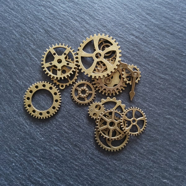 The Steampunk Collection - 16 Antique Bronze Tone Clock Cog Gear Charms 12mm to 31mm