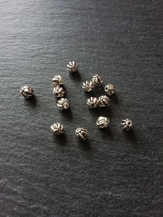 20 Lantern or melon shaped spacer beads antique silver 6mm DB00178