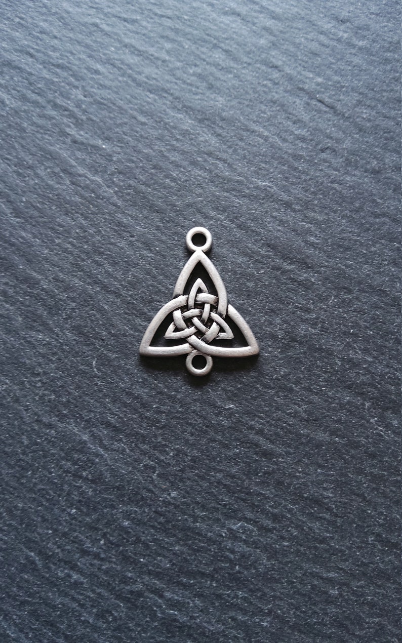 4 or 20 Celtic Knot Sterling Silver Plated Triangular Connector Charms 24.5x20mm Nickel FREE image 1