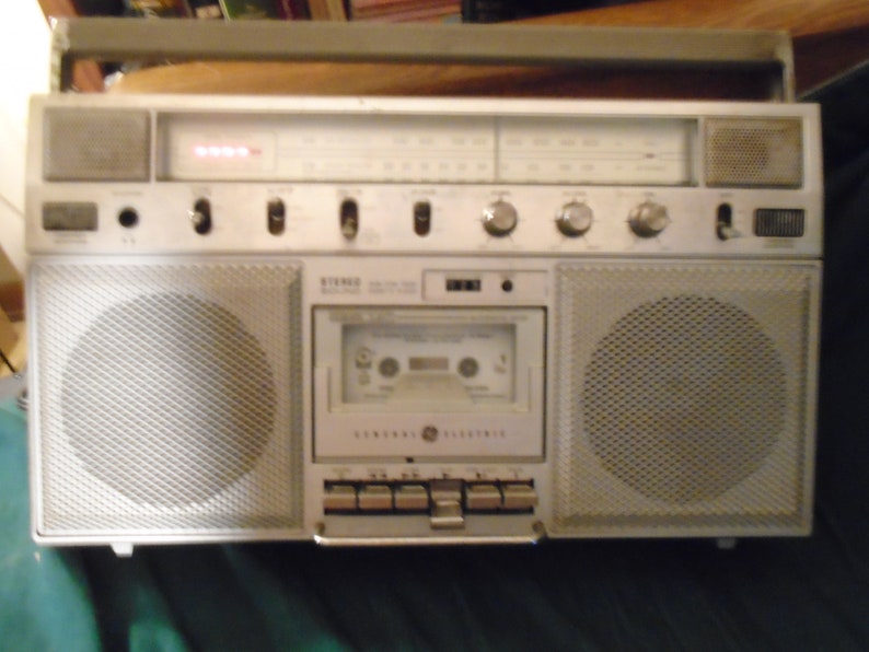 Vintage GE 3-5254A Cassette Recorder Boombox