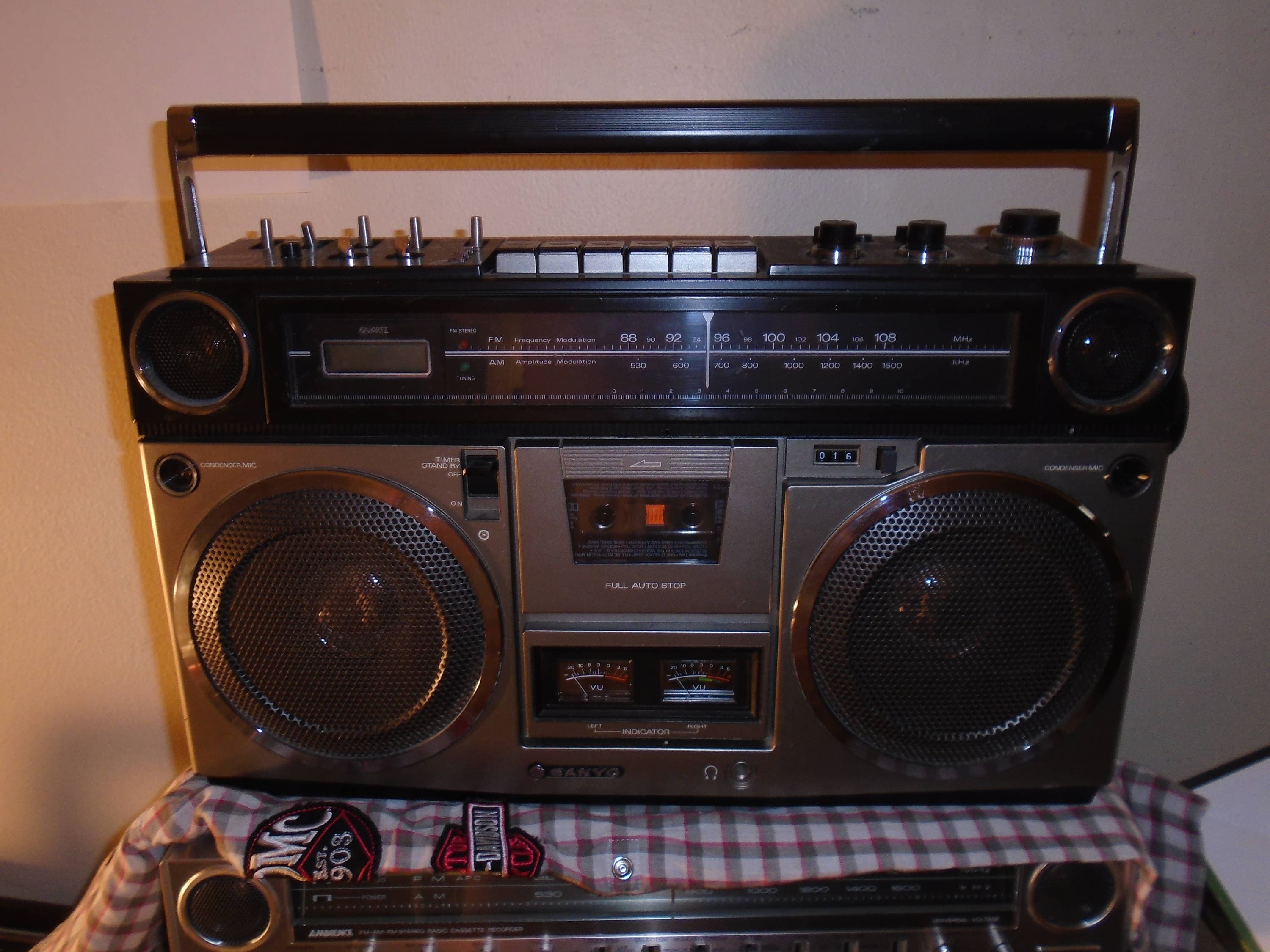 Vintage Sanyo M9990 Quartz Clock Cassette Recorder Boombox