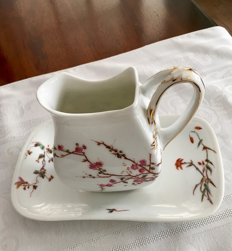 France Teapot with under plate ~ Marguerite pattern ~ circa 1884 Antique T /& V Limoges