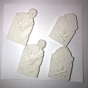 Ready to Paint Plaster Crafts 4 pieces Skeleton Bones Halloween Grave Stone Cemetery RIP P0083