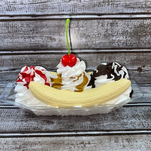 Fake Real Looking Banana Split Ice Cream W Cherry  Display Food Plastic Bowl Photo Prop  F0376