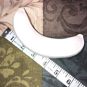 Ready to Paint Plaster Craft Chalkware  NOT EDIBLE  Fake Food   FRUIT   Whole Banana  w Flat Back P0101