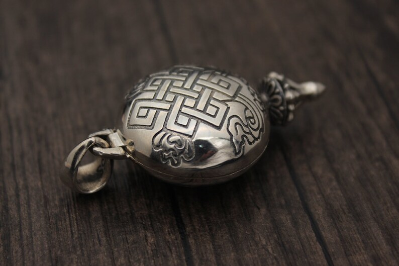 Sterling Silver Celtic Knot Locket Pendant,Silver Prayer Box,Silver Locket Pendant,Box Pendant,Wish Box,Pill Box