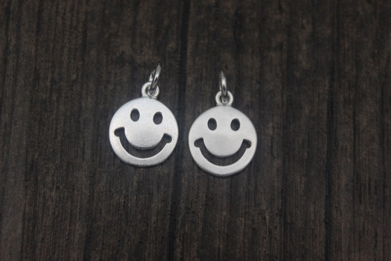 Tibetan Silver Emoji Smile Face Charms qty 20 Pendants
