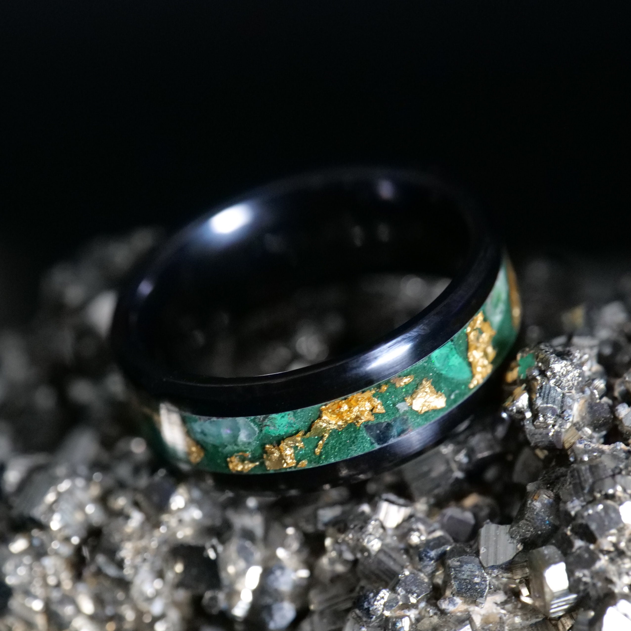 Royal Emerald Glowstone Ring - Etsy