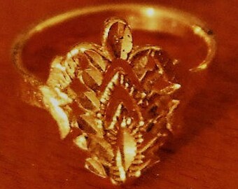 Vintage Gold Tone Filigree Ring Sz 8.5
