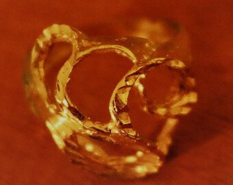 Vintage New Gold Tone Filigree Ring Sz 4.75