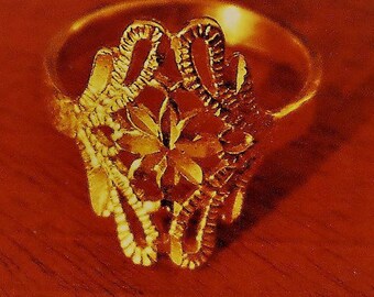 Vintage New Gold Tone Filigree Ring Sz 9.5