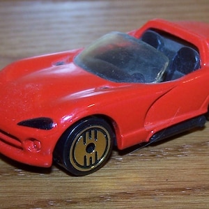 1993 Dodge Viper RT/10 Ultra Hot Gold Wheels Hot Wheels 1992 Hong Kong 1:64 Scale image 1