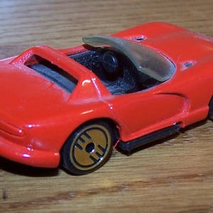 1993 Dodge Viper RT/10 Ultra Hot Gold Wheels Hot Wheels 1992 Hong Kong 1:64 Scale image 2