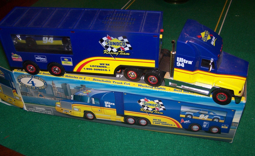 18/1ミニカー【激レアSUNOCO Trailer & Shop Set Sunoco Racing Team Truck 1997 - Collector's Edition 4th in
