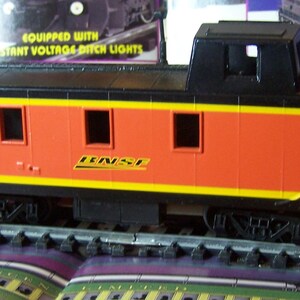 HO Scale - BNSF Caboose - Burlington Northern Santa Fe - Great Addition for That Layout