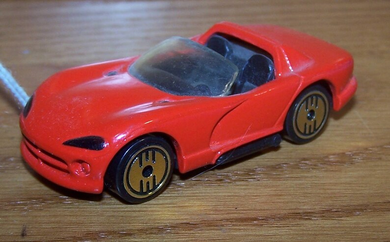 1993 Dodge Viper RT/10 Ultra Hot Gold Wheels Hot Wheels 1992 Hong Kong 1:64 Scale image 1