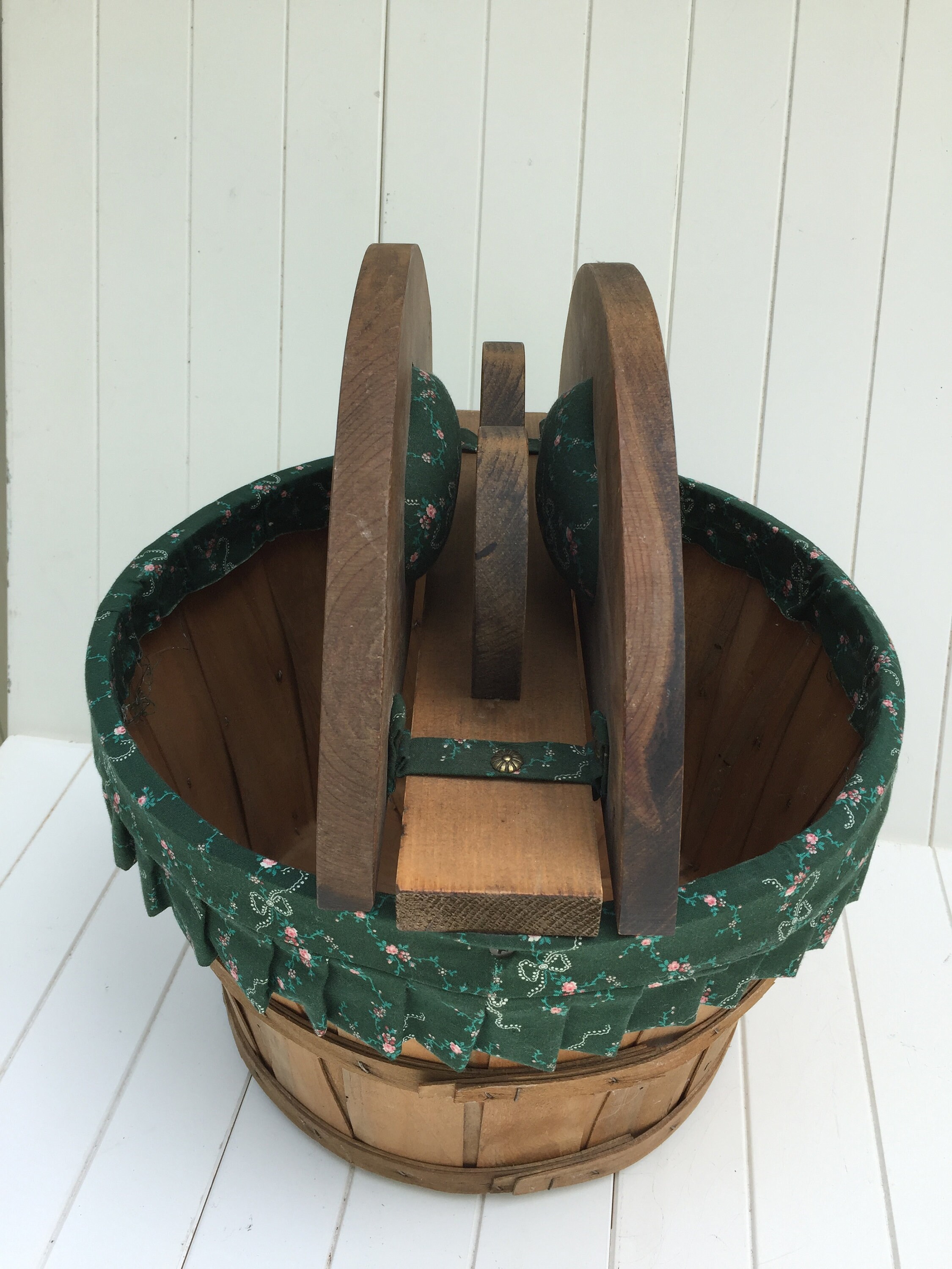 Grandma’s Sewing Box | Amish Woven Wooden Sewing Basket W/Lid