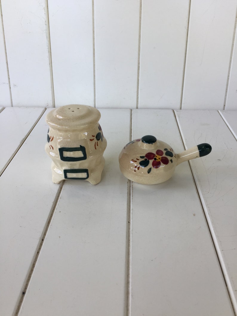 Vintage Japan Stove And Pot Salt And Pepper Shakers Table Decor Kitchen Decor Gift Vintage Salt And Pepper Shakers