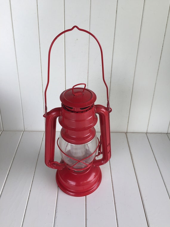 Vintage Red Lantern, Vintage Battery Operated Lantern, Camping Lantern, Red  Lantern, Christmas Decor, Vintage Lantern, Farmhouse Decor, Gift 