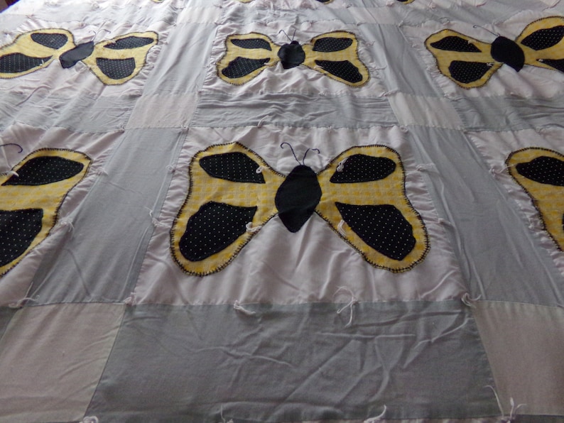 Vintage Quilt Bedroom Decor Wall Decor Vintage Butterfly Quilt Antique Quilt,Handmade Quilt,Bedding,Girls Room Decor Hand Applique Quilt