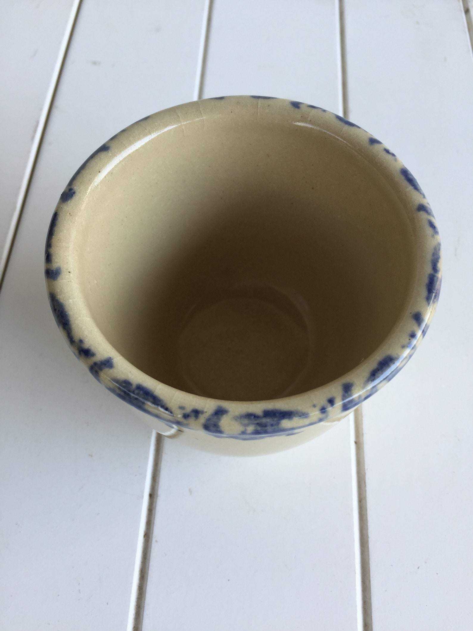 Roseville Spongeware Bowl - z38xnmn