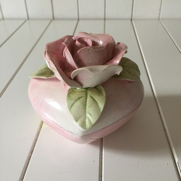 Vintage Heart Shaped Rose Trinket Box, Handpainted Dresser Box, Vintage Cigarette Box, Dresser Decor, Jewelry Box, Table Decor, Gift